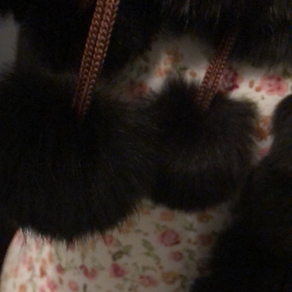 Fur Pom Pom scarf - Picture 5 of 9